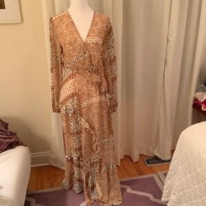 LIVERICHE:    Tan and Cream Patchwork Long Sleeve Dress